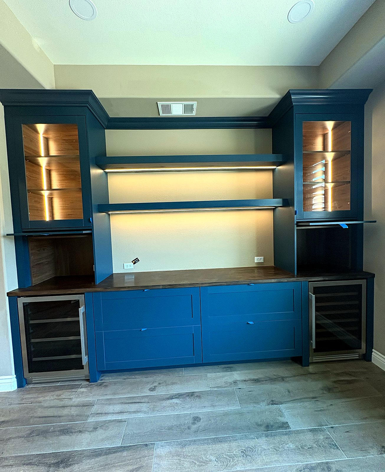 Custom built-in bar